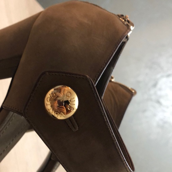 Pair of Louis Vuitton’s size 38 - Picture 6 of 6